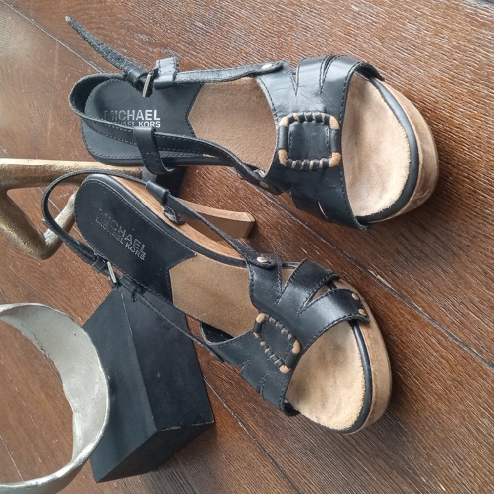 🚨B2G1 MICHAEL MICHAEL KORS Black Brown Wooden Bottom Heels(CS)